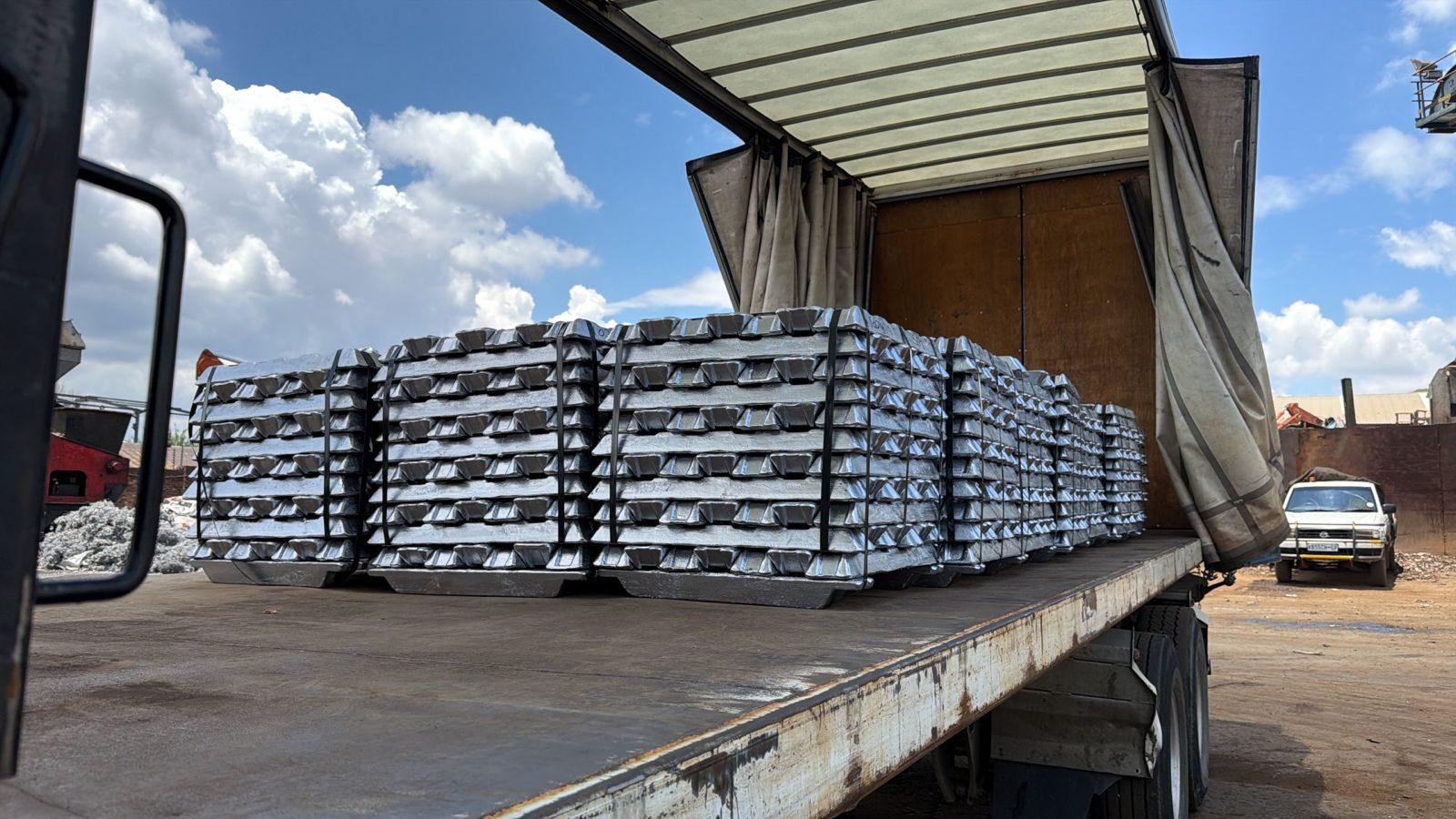 Aluminium ingots